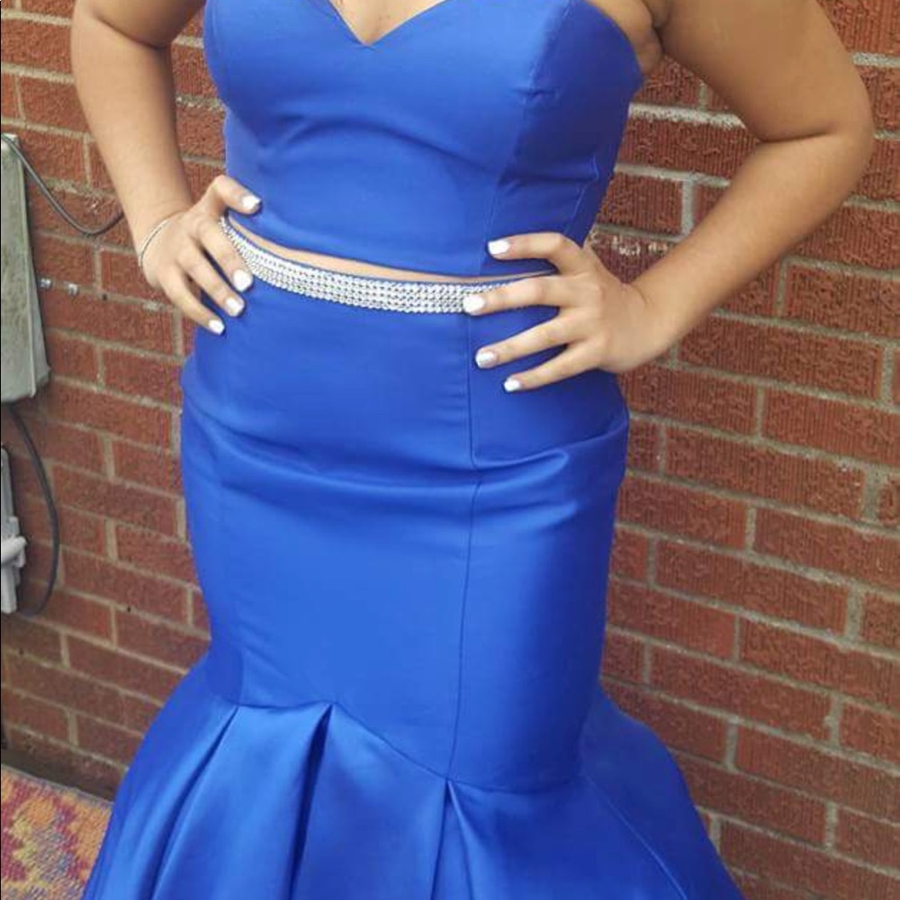 mermaid prom dress